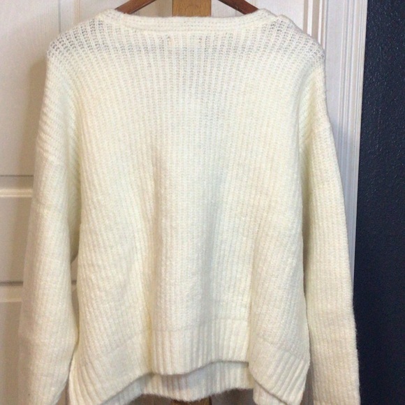 Universal Thread Cream V-Neck Sweater - Picture 4 of 6
